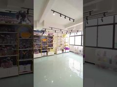 Fabrica de figuras de PVC con caja ciega a medida