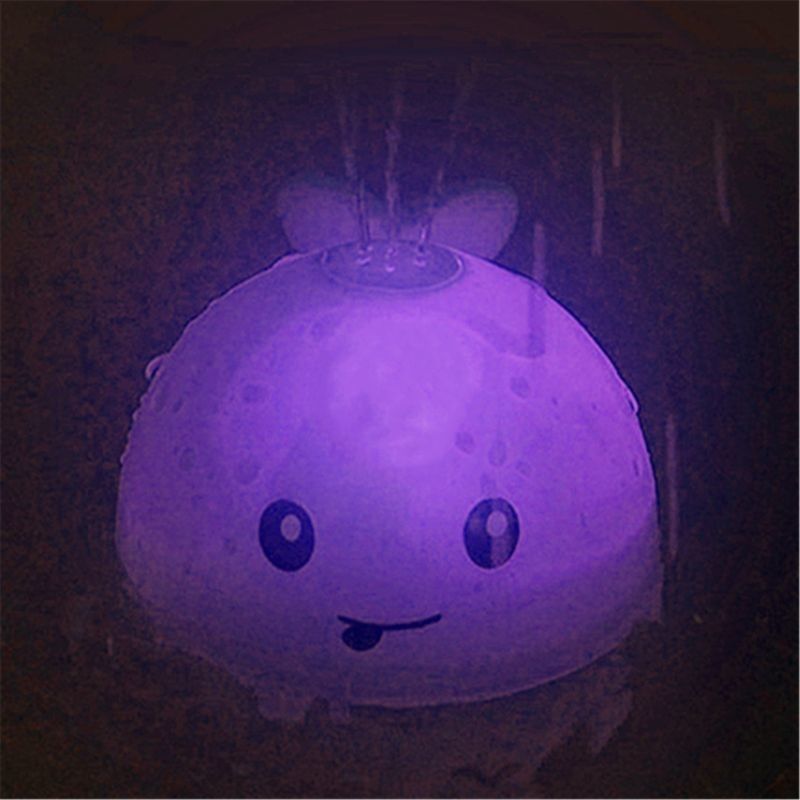 juguete personalizado hacer Light Up Juguetes de bañera de baño de ballena Riego de agua de la piscina Juguetes de la piscina Juguete de la piscina