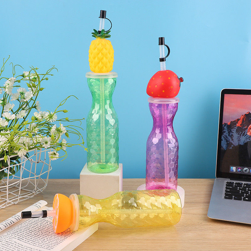 Taza de plástico en forma de fruta con taza de té de leche de paja botella de jugo portátil