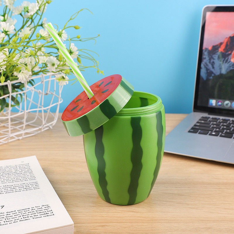 Taza de plástico en forma de fruta con paja Taza de té con leche dulce Botella de jugo portátil