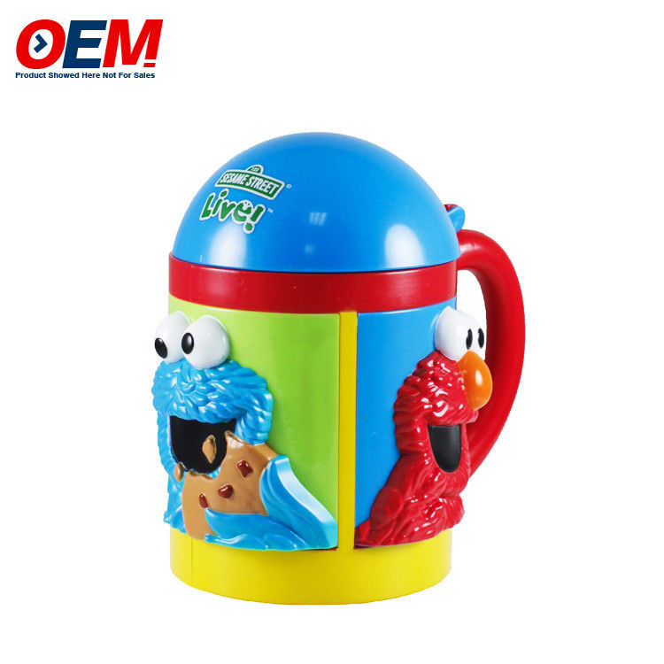 Fabrica OEM 3D Taza de taza de plástico Disni Taza proveedor personalizado figura de dibujos animados taza juguete