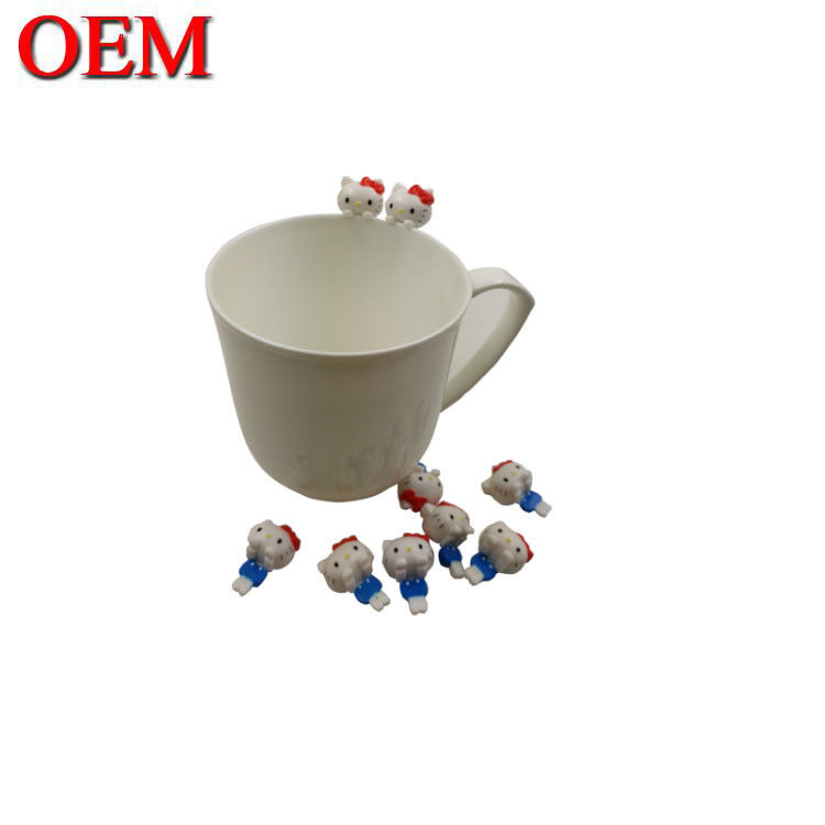 Fabricante de juguetes personalizados de figuras OEM personalizado gato gato Mini Cup dibujos animados de figuras de juguetes personalizado su propio diseño de juguete
