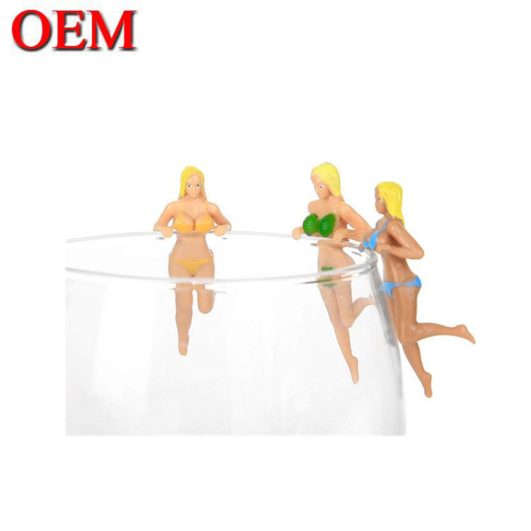 Fabricante de figuras personalizadas Vino de vidrio encantamientos de venta superior Decoración juguete de figuras de plástico