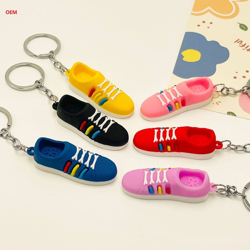 3D Mini zapatos llavero personaje llavero con llavero de metal anillo personalizado llavero de plástico figura