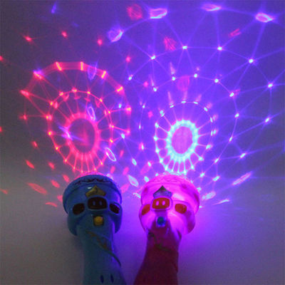 Juguete personalizado proyección de luz intermitente micrófono inalámbrico antorcha forma juguete lindo brillante