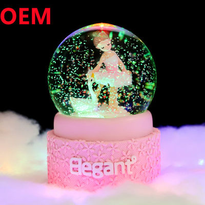 Polirresina personalizada Princesa Luz Globo de agua Globo de nieve Princesa con caja de música
