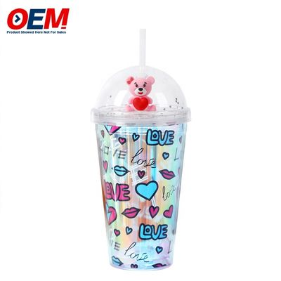 Fabrica personalizada PP Copa de pared doble con paja OEM Copa de plástico Cute Bear Copa de agua